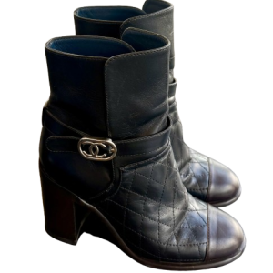 CHANEL QUILTED LEATHER ANKLE BOOTS (SIZE 35C)